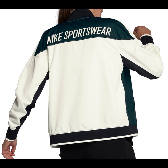 Nike jacket - Picture 7 of 7